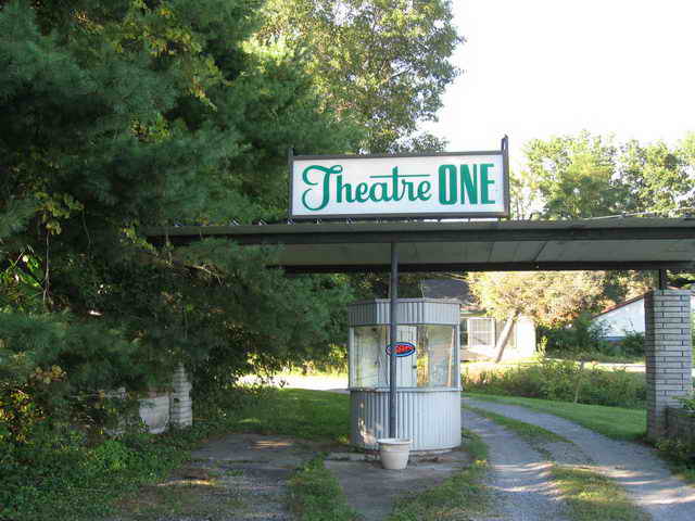 Point Drive-In - 2014 Photo